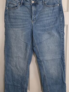 Time and Tru Women's Straight Leg Jeans - Light Blue Wash